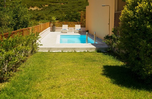 Spilia House | Sunny Oasis Retreat with sharing Pool