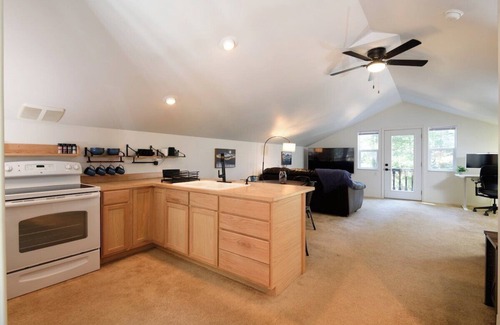 Cle Elum Cabin | Sunny Pines · Cozy + Pet Friendly Cabin Retreat!