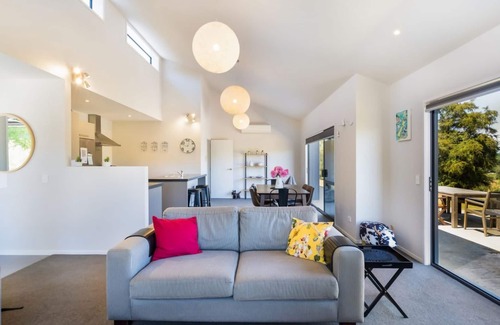 Ruby Bay House | Sunny Private and Comfortable
