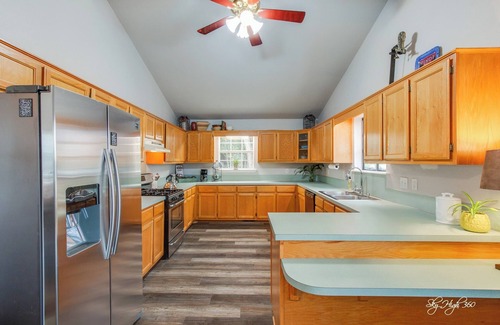Fayetteville Cottage | Sunny Side Up - Charming 2-bedroom cottage with in Fayetteville