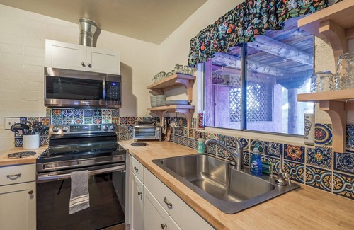 Tucson Estates House | Sunny Southwest Winter Getaway with Pool & Games