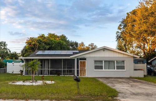 Walsingham House | Sunny Spacious 4BR Comfort Pool