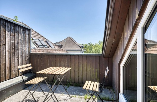 Sihlfeld Apartment | Sunny Wiedikon 2.5 Room w/Storage, 1 min to Market, by Blueground