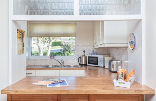 Porth Cottage | Sunnynook, yards from the coastpath & beaches