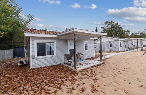 Greenbush Apartment | Sunnyside Combined 12BR 5BA Lakefront Retreat