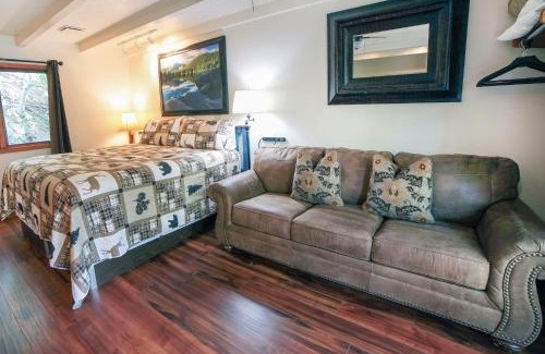 Estes Park Apartment | Sunnyside Knoll- 10 studio