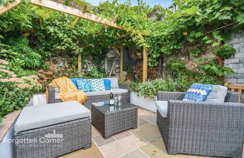 Kingsand Cottage | Sunnyside - sleeps 6 guests in 3 bedrooms