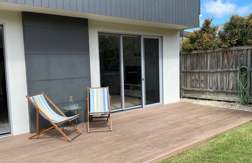 Inverloch House | Sunnyside - Surf Side, Linen and Wifi included