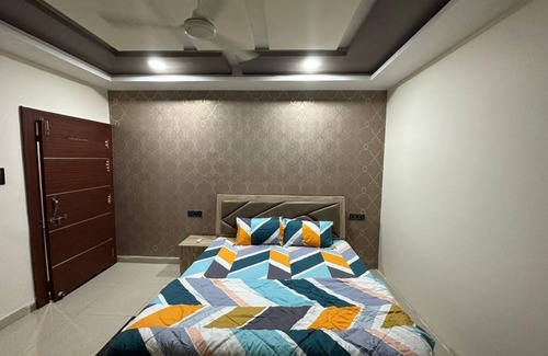 Gwalior Apartment | SUNRAYS STAYS-A Unique 3BHK Fort View apartment in the Heart of the City