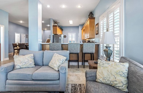 Saint Elmo House | Sunrise and Sunset – Gulf-Front Duplex Retreat!
