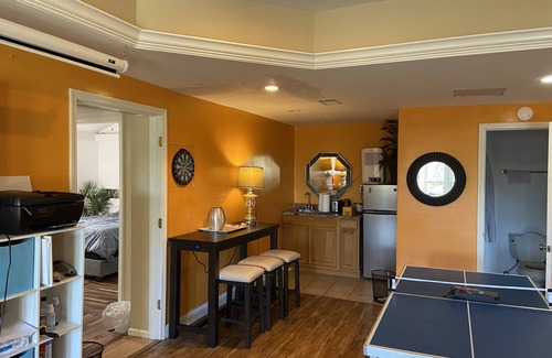 Smithville House | Sunrise + Lake views, and brand new 10 person jacuzzi! Holiday Haven Retreat