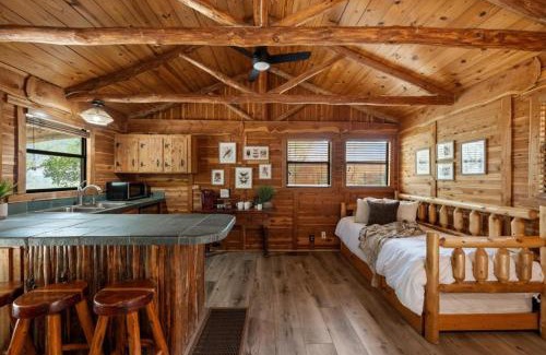 Spicewood House | Sunrise Lodge - Daybreak Cottage