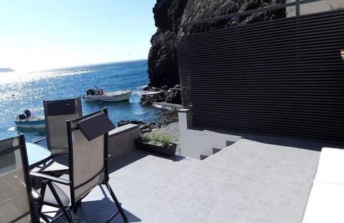 Vlachiana Apartment | Sunrise Luxury Seaside Apartment