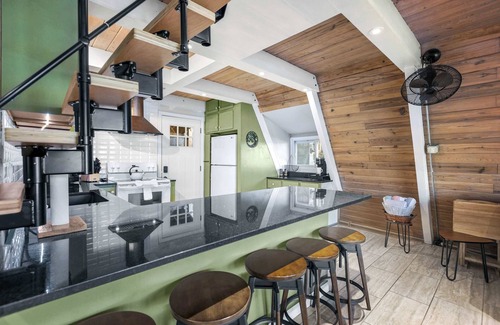 Sunrise Beach House | Sunrise Oasis – Lakefront Living
