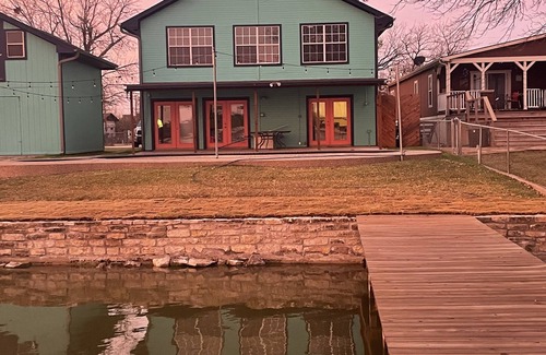 Dennis House | Sunrise Oasis! Large 4 Bedroom, 3 bath with pool - Lakefront