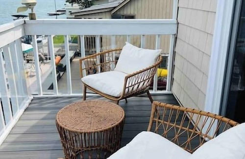 Canandaigua House | Sunrise Shores. Relaxation awaits.