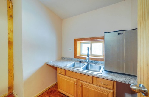 Elkhart Apartment | Sunrise & Sunset Views: Rural Elkhart Studio!