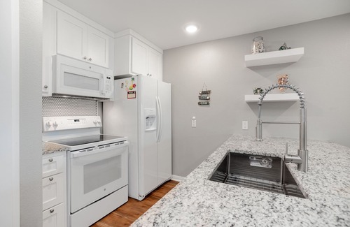 Port Aransas Condo | Sunrise Villas 208- Pool & Boardwalk to the beach