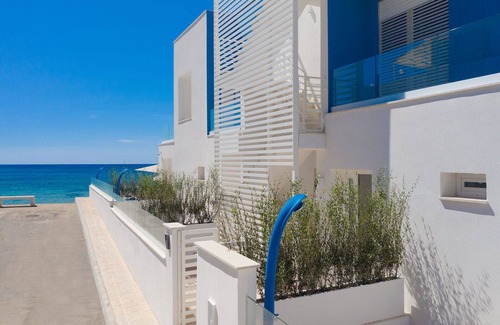 Torre Pali House | Sunset 191 beachfront