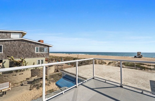 Sunset Beach House | Sunset Beach, Fully Furnished, Oceanfront Cottage!