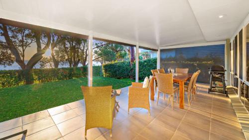 Soldiers Point House | Sunset Beach Luxury 24