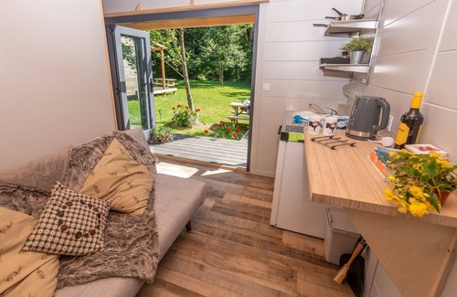 Barnstaple Cabin | Sunset Cabins - Open Plan, Sleeps 3