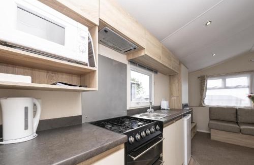 Looe House | Sunset Caravan