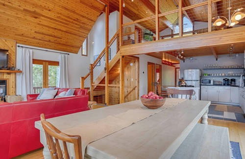 Honeoye House | Sunset Chalet: Perfect Private Getaway!