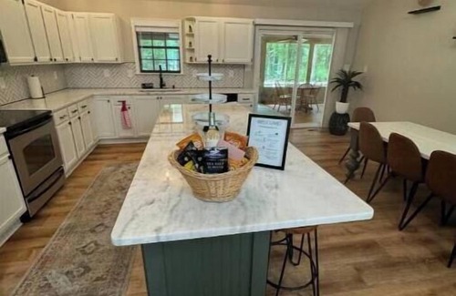 Bumpass House | Sunset Cove Lake House Lake Front with Dock Basketball Kayak Wine
