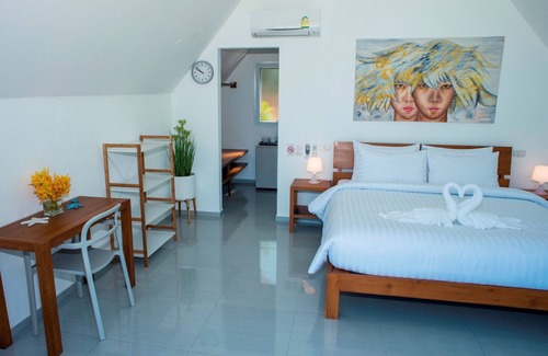 Ko Chang Bed & Breakfast | Sunset Emily Villas - ROOM 7B/1 - double bedroom with sea view & BREAKFAST