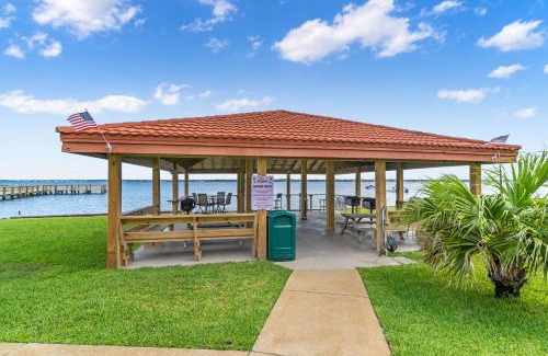 Navarre Beach Hotel | Sunset Harbor Palms 1-311