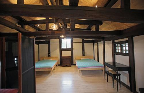 Isumi Villa | Sunset Lake Retreat, Isumi Terrace