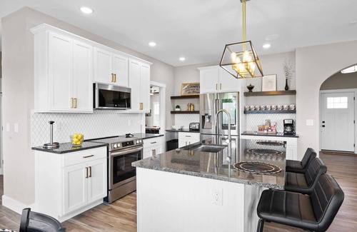 Rutland House | Sunset Lodge - Country Home Near Ark!