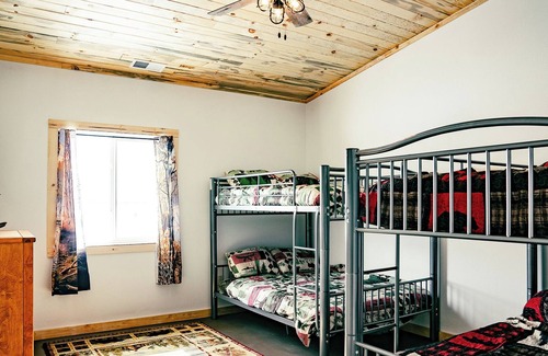 Fedora Cabin | Sunset Lodge ~ Your Adventure Awaits
