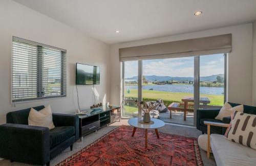 Matarangi House | Sunset Retreat - Matarangi Holiday Home