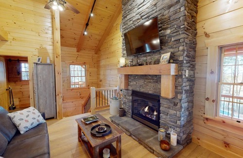Logan Cabin | Sunset Ridge Cabin in Hocking Hills