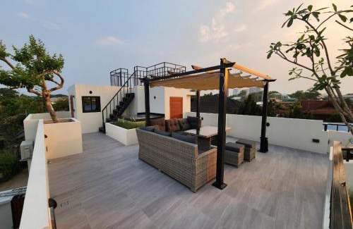 Chiang Mai Villa | Sunset Rooftop Villa