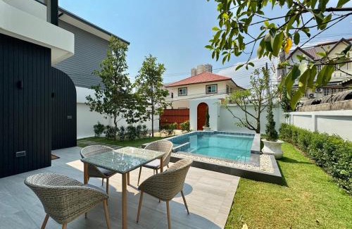 Chiang Mai Villa | Sunset Rooftop Villa