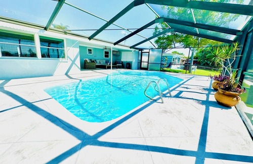 Port Richey House | Sunset Shores, 2/2 pool canal home with Gulf access in nice quiet neighborhood