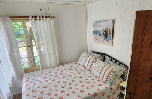 Cheboygan County Cottage | Sunset Shores 2 Bedroom 1 Bath Burt Lake Cottage- Sleeps 8