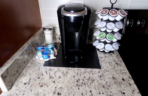 Paw Creek Apartment | Sunset Stays w/2QB/Balcony/3 Mins from Shopping & Dining