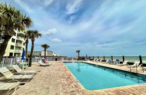 Lenox Park Apartment | Sunset Studio Daytona Beachfront - 2 Pools & Beach Access + Balcony 3rd Floor