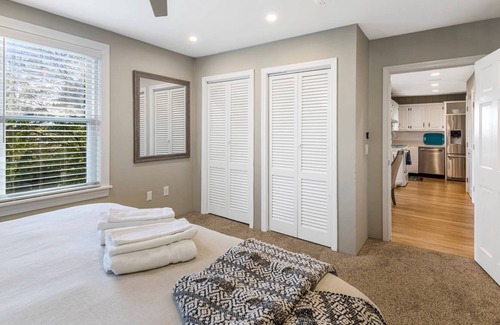 Amesbury Condo | Sunset Suite: Fast WiFi, Big Screen TV, Sunset View, Private deck & grill