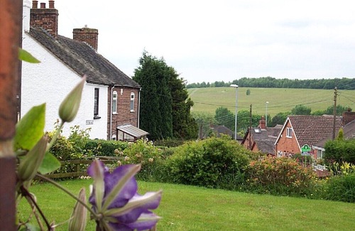 Forsbrook House | SUNSET VIEW, Comfortable spacious house in the beautiful County of Staffordshire