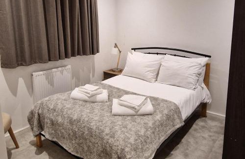 Wednesbury House | Sunset View-Luxury 2-Bed House Near Birmingham