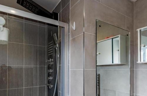 Wednesbury House | Sunset View-Luxury 2-Bed House Near Birmingham