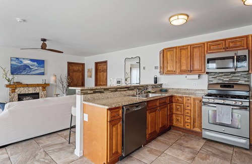 Valois House | Sunset View Waterfront Home in the heart of Seneca Lake Wine Trail with Hot Tub