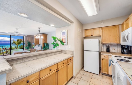Kahana Condo | Sunset Views, Beach, Pool, BBQ, Stand-Up Paddleboarding, Private Lanai!