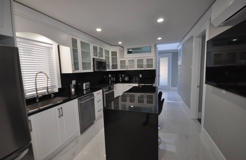 Sunset Apartment | Sunset Views Luxury 4 Bedroom Castle Home