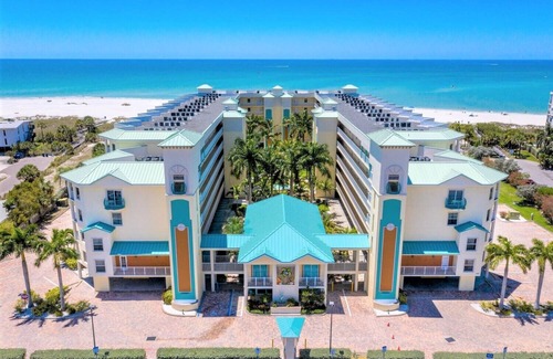 Treasure Island Condo | Sunset Vistas-Water/Beach FRONT unit, 2 bed/2 bath, Free Wi-Fi + Covered Parking